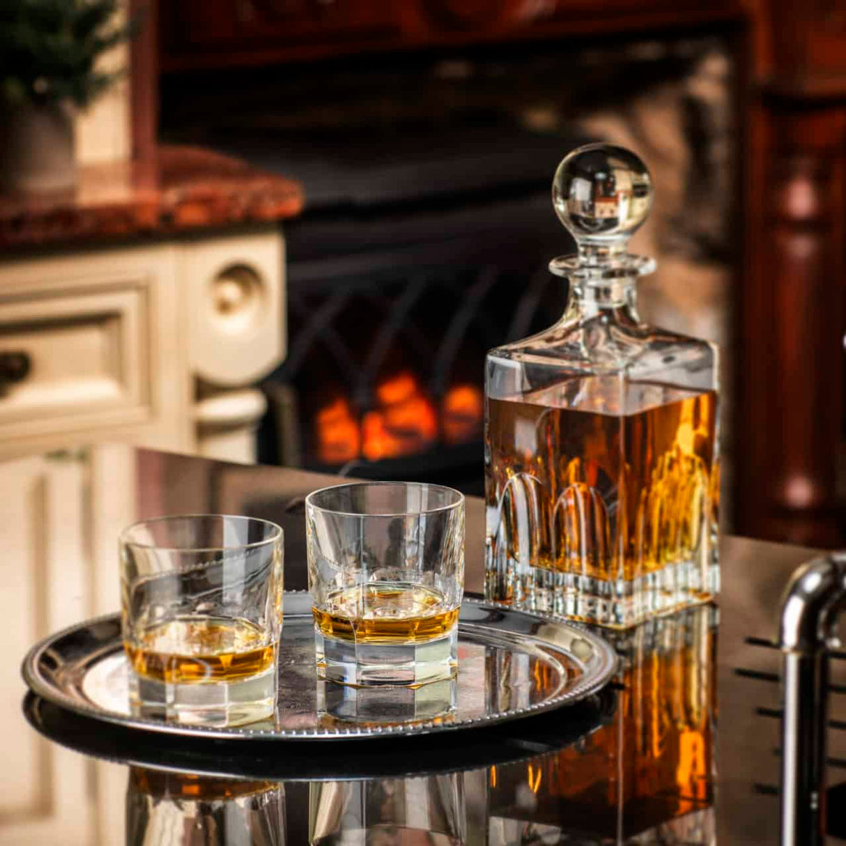 Glencairn - Crystal Decanter, Lewis Square, with Pres. Box